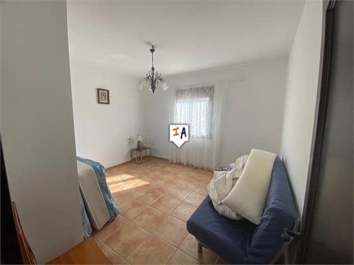 4 soveværelse Byhus til salg i Comares med garage - € 240.000 (Ref: 6673640)