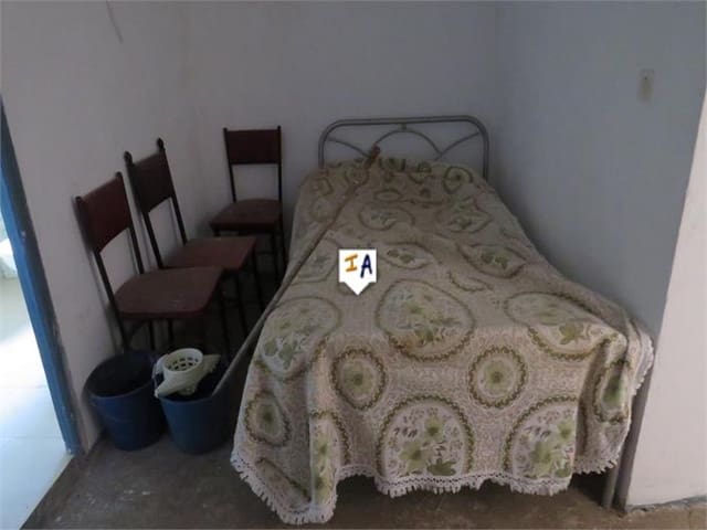 4 slaapkamer Finca/Landhuis te koop in Fuensanta de Martos met garage - € 43.000 (Ref: 6676456)