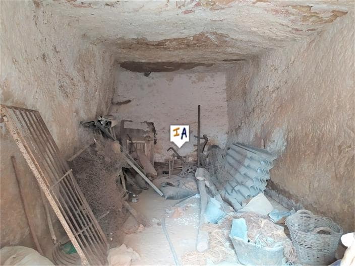 Dom na sprzedaż w Iznajar z garażem - 119 900 € (Ref: 6703648)