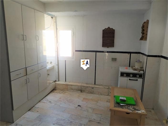 6 soveværelse Byhus til salg i Iznajar - € 160.000 (Ref: 6758200)