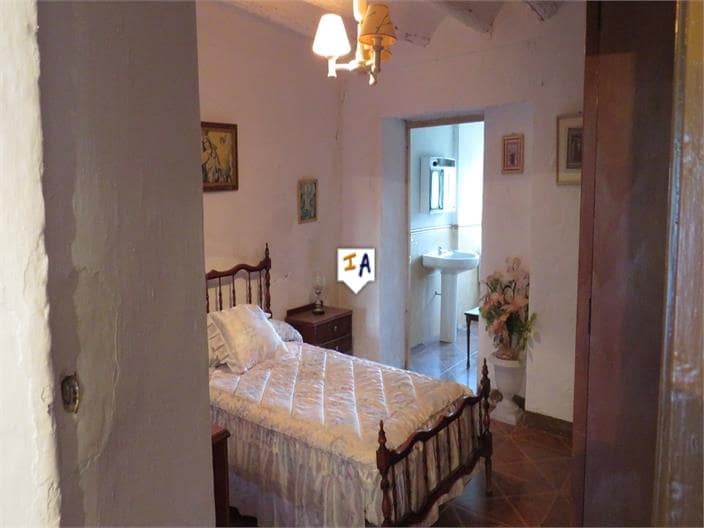 3 soveværelse Finca/Landehus til salg i Fuensanta de Martos med swimmingpool garage - € 90.000 (Ref: 6884683)