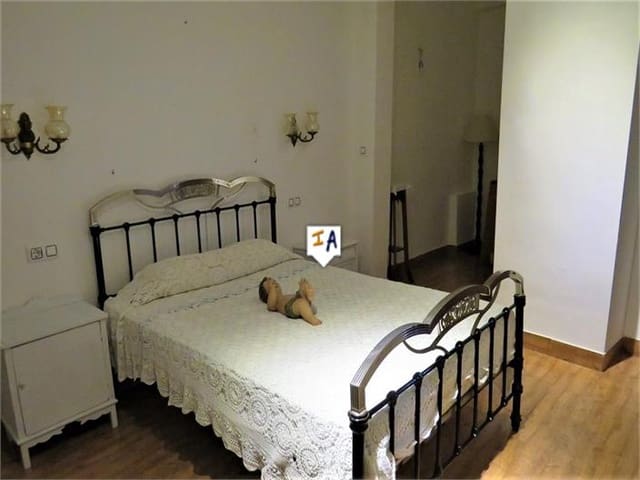 3 slaapkamer Finca/Landhuis te koop in Fuensanta de Martos met garage - € 65.000 (Ref: 6933433)