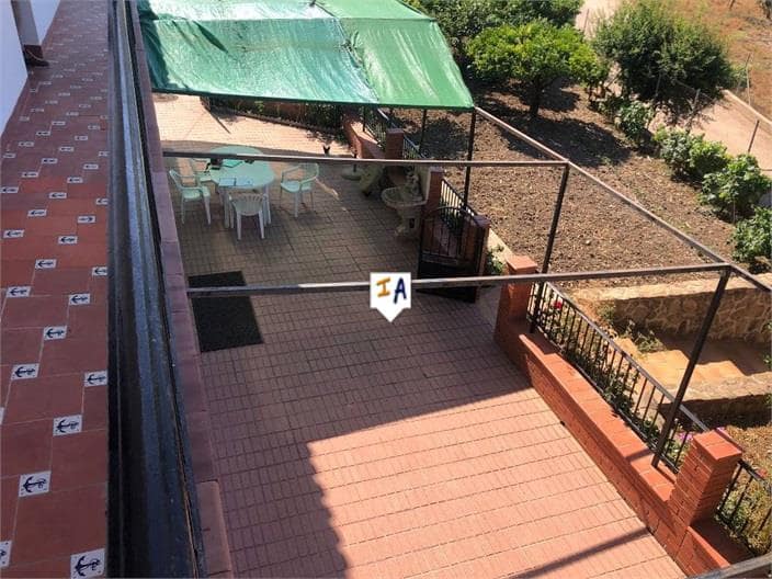 4 bedroom Townhouse for sale in Periana with garage - € 295,000 (Ref: 6974098)