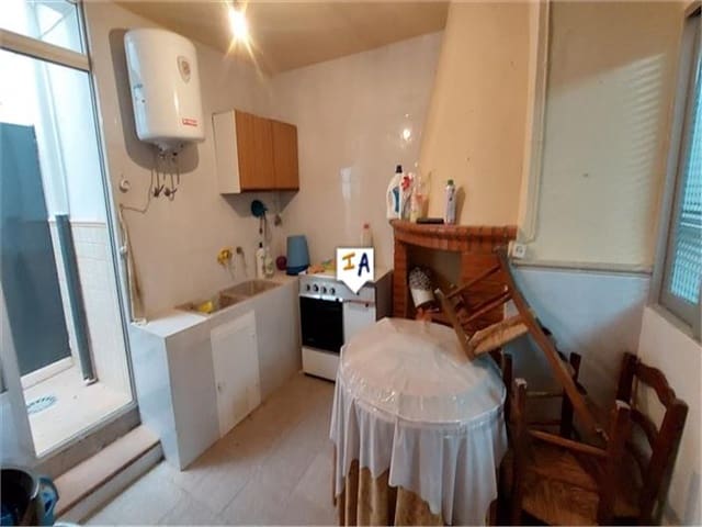 5 makuuhuone Omakotitalo myytävänä paikassa Castillo de Locubín - 67 000 € (Ref: 7015636)