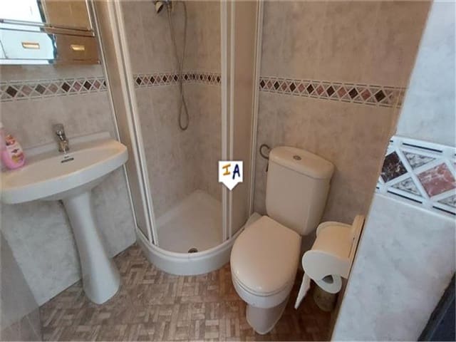 5 makuuhuone Omakotitalo myytävänä paikassa Castillo de Locubín - 67 000 € (Ref: 7015636)