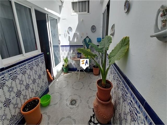 3 soverom Hus til salgs i Castillo de Locubín med garasje - € 103 000 (Ref: 7081734)