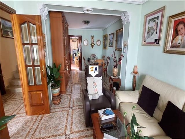 3 soverom Hus til salgs i Castillo de Locubín med garasje - € 103 000 (Ref: 7081734)