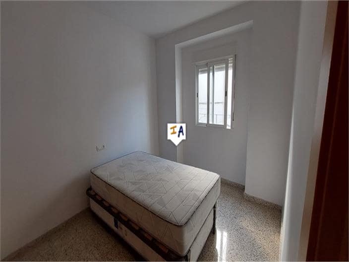 4 soveværelse Byhus til salg i Castillo de Locubin med garage - € 69.000 (Ref: 7094157)