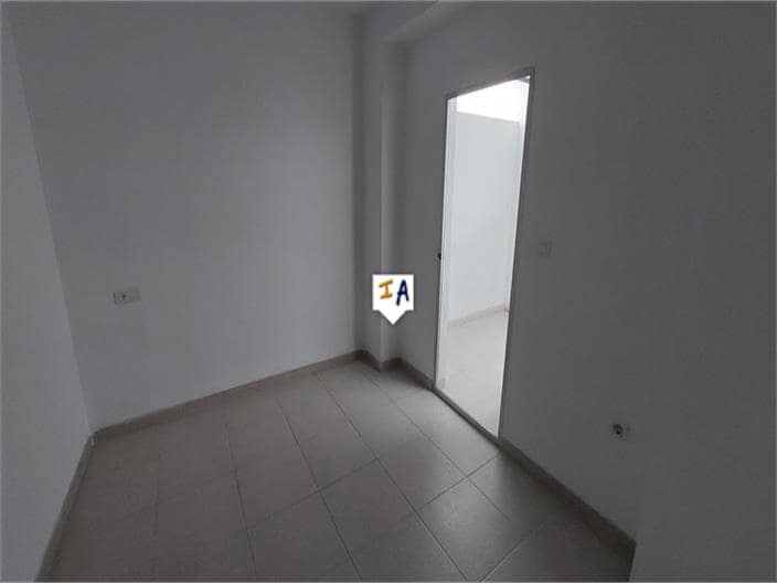 4 soveværelse Byhus til salg i Castillo de Locubin med garage - € 69.000 (Ref: 7094157)