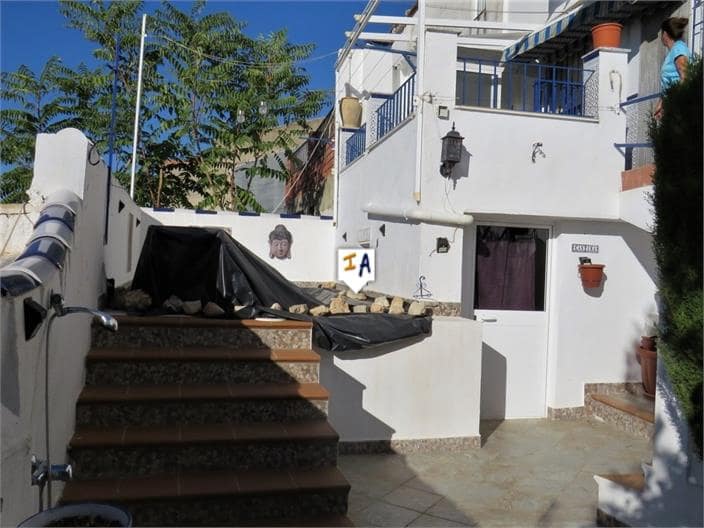 3 soveværelse Byhus til salg i Bobadilla de Alcaudete med swimmingpool - € 100.000 (Ref: 7127884)