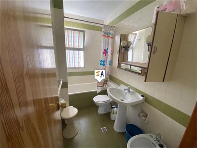 3 soveværelse Byhus til salg i Montefrío med garage - € 82.000 (Ref: 7278825)