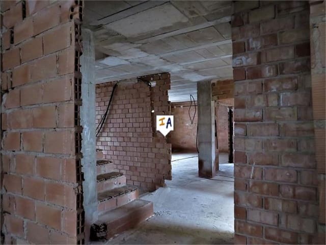 4 soverom Hus til salgs i Fuensanta de Martos med garasje - € 180 000 (Ref: 7296297)