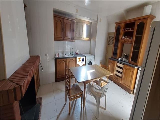 8 makuuhuone Omakotitalo myytävänä paikassa Priego de Córdoba - 129 000 € (Ref: 7298110)