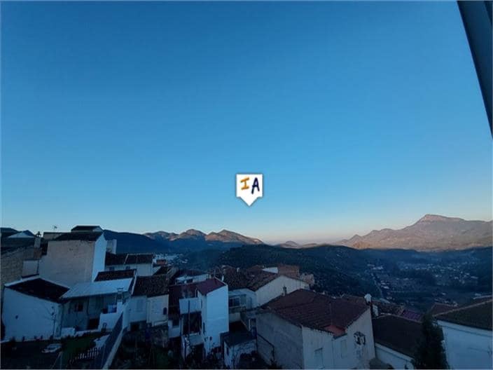 6 slaapkamer Huis te koop in Castillo de Locubin - € 86.000 (Ref: 7316163)