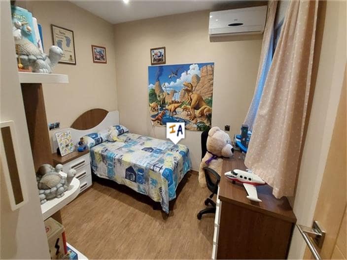 6 slaapkamer Huis te koop in Castillo de Locubin - € 86.000 (Ref: 7316163)