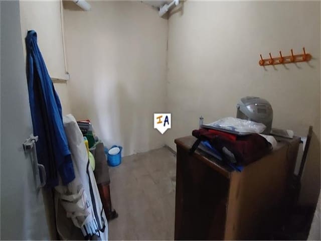 2 bedroom Commercial for sale in Castillo de Locubín - € 29,000 (Ref: 7316165)