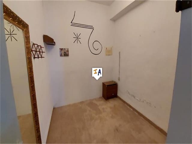 2 bedroom Commercial for sale in Castillo de Locubín - € 29,000 (Ref: 7316165)