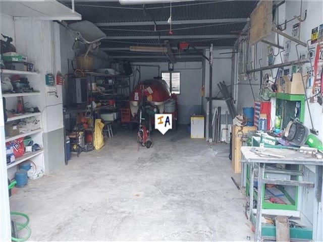 2 bedroom Commercial for sale in Castillo de Locubín - € 29,000 (Ref: 7316165)