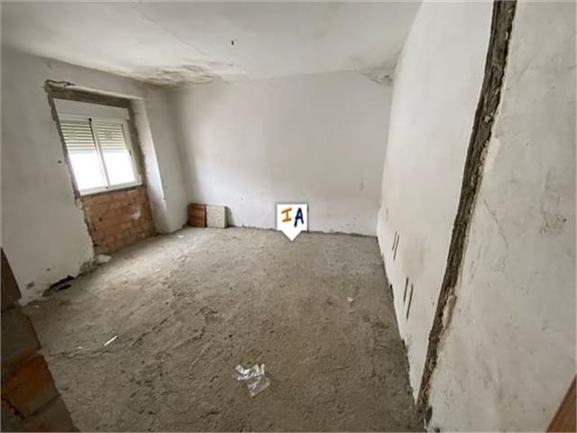 3 soveværelse Byhus til salg i Montefrío med garage - € 35.000 (Ref: 7335734)