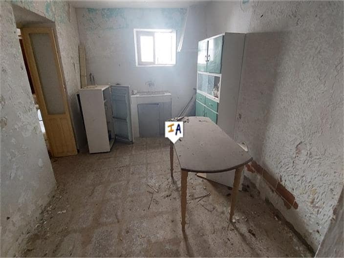 4 slaapkamer Huis te koop in Priego de Cordoba - € 37.000 (Ref: 7364641)