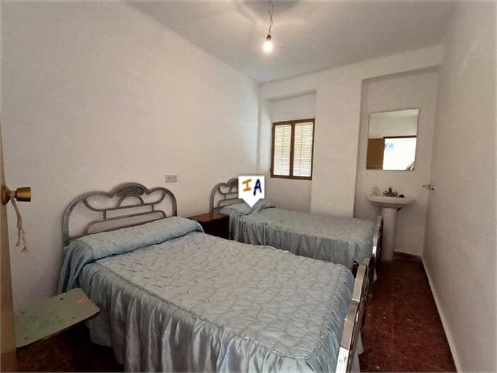 8 soveværelse Erhverv til salg i Luque - € 171.900 (Ref: 7375855)