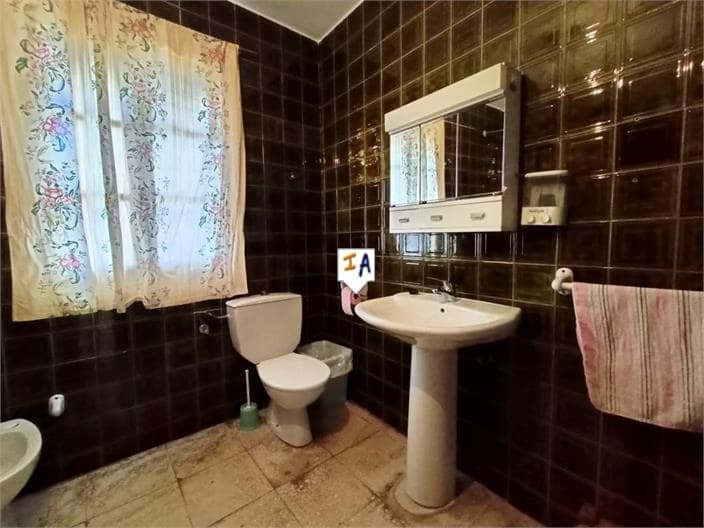 8 soveværelse Erhverv til salg i Luque - € 171.900 (Ref: 7375855)