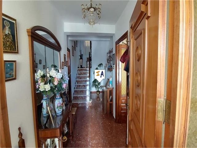 4 soveværelse Byhus til salg i Alcalá la Real med garage - € 165.000 (Ref: 7391691)