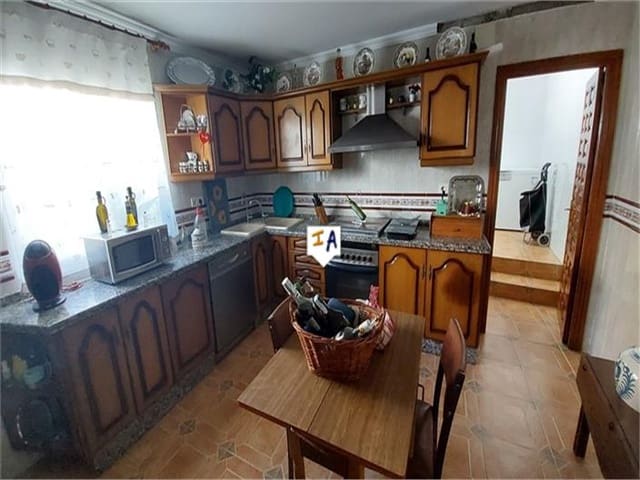 4 soveværelse Byhus til salg i Alcalá la Real med garage - € 165.000 (Ref: 7391691)