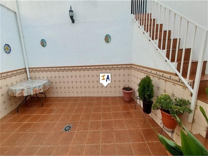 4 soverom Hus til salgs i Valdepenas de Jaen med garasje - € 117 000 (Ref: 7424758)