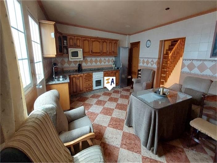 4 soverom Hus til salgs i Valdepenas de Jaen med garasje - € 117 000 (Ref: 7424758)