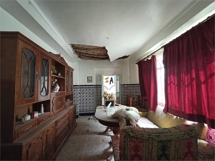 5 soveværelse Byhus til salg i Casariche - € 69.000 (Ref: 7555794)