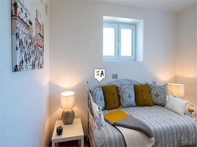 6 slaapkamer Villa te koop in Iznájar met zwembad garage - € 845.000 (Ref: 7558320)