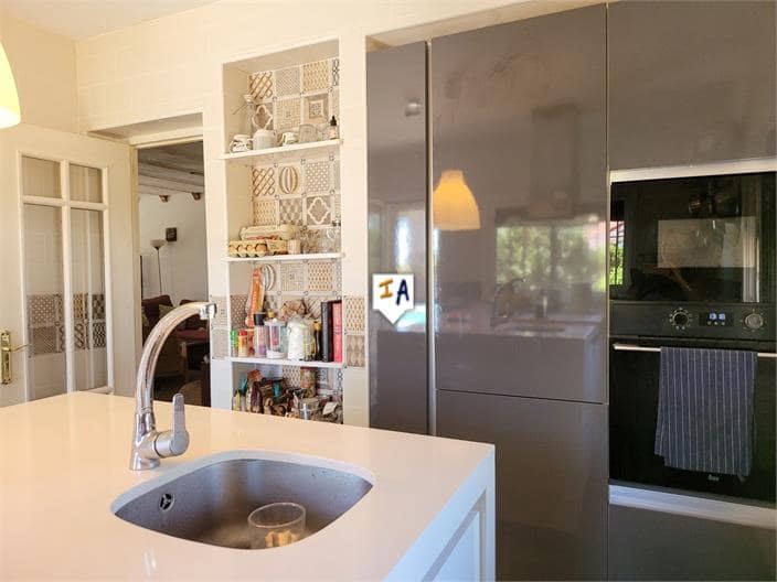 6 soveværelse Villa til salg i Marchena med swimmingpool garage - € 260.000 (Ref: 7563416)