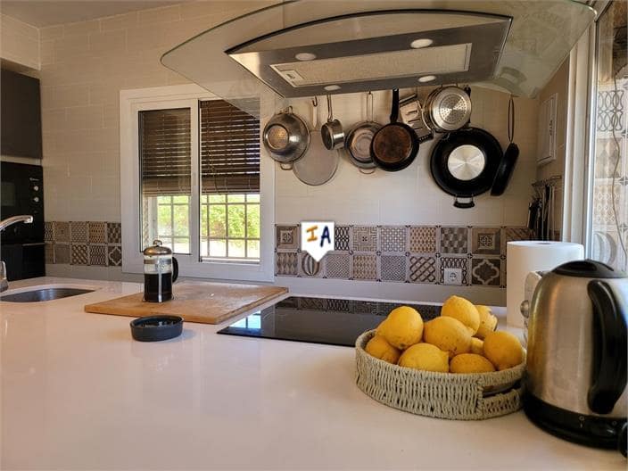 6 soveværelse Villa til salg i Marchena med swimmingpool garage - € 260.000 (Ref: 7563416)