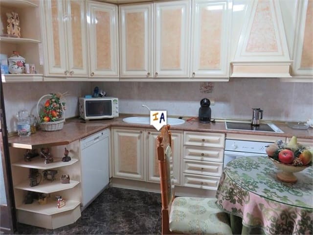 3 bedroom Commercial for sale in Martos - € 145,000 (Ref: 7565129)