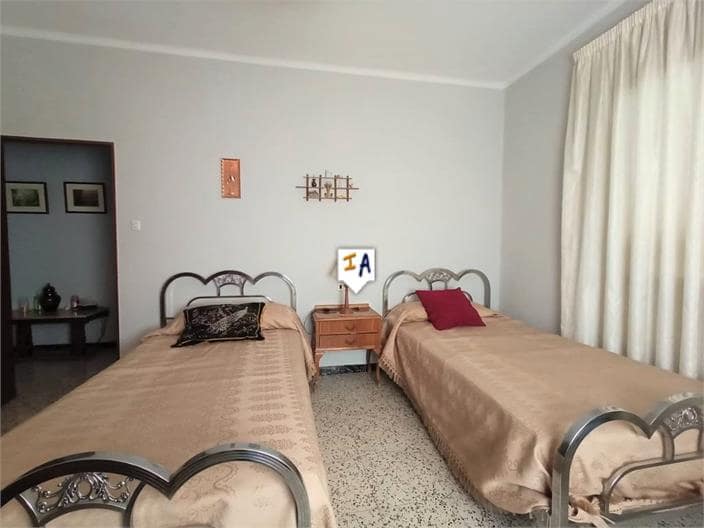 6 soveværelse Byhus til salg i Baena med garage - € 405.000 (Ref: 7590022)