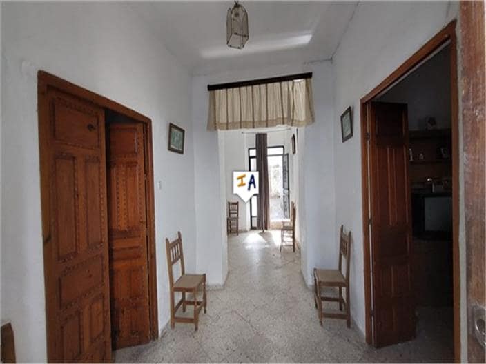 4 bedroom Townhouse for sale in Luque with garage - € 45,000 (Ref: 7593595)