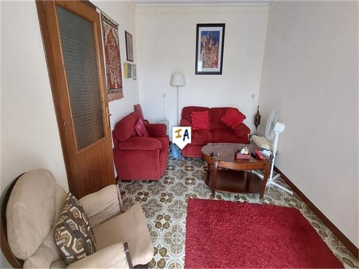 4 soveværelse Byhus til salg i Castillo de Locubin med garage - € 75.000 (Ref: 7708267)