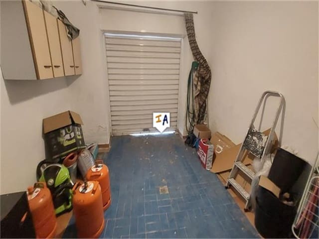 4 soverom Hus til salgs i Castillo de Locubín med garasje - € 75 000 (Ref: 7708267)