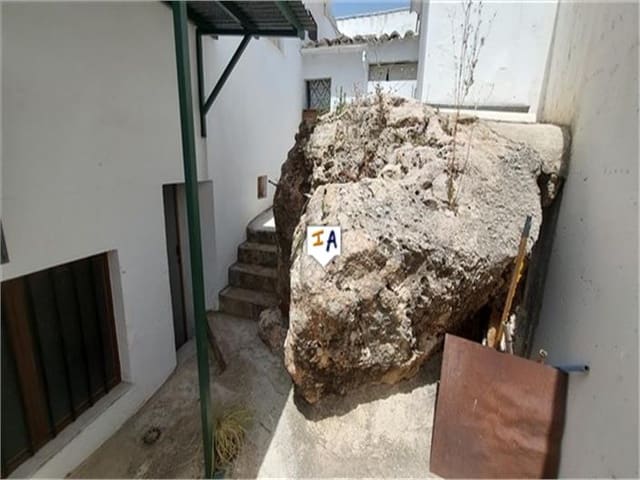 5 Zimmer Haus zu verkaufen in Priego de Córdoba mit Garage - 95.000 € (Ref: 7708269)