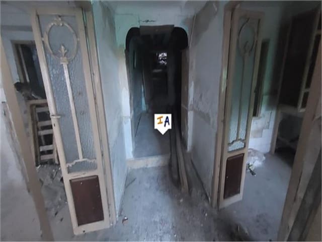 Hus til salgs i Castillo de Locubín - € 12 000 (Ref: 7720690)