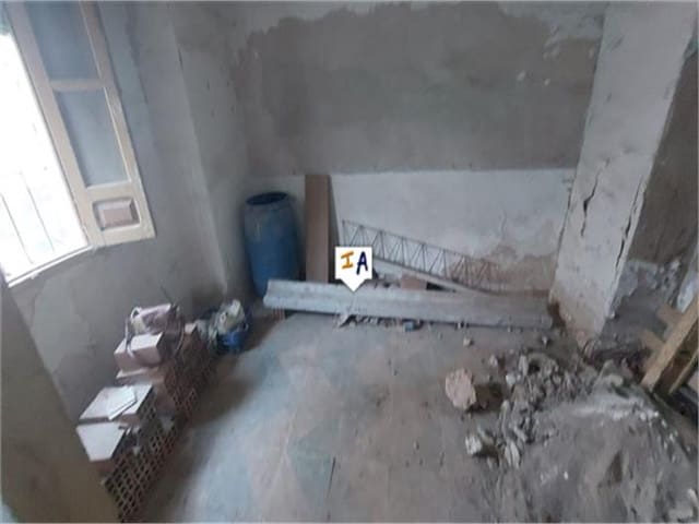 Hus til salgs i Castillo de Locubín - € 12 000 (Ref: 7720690)