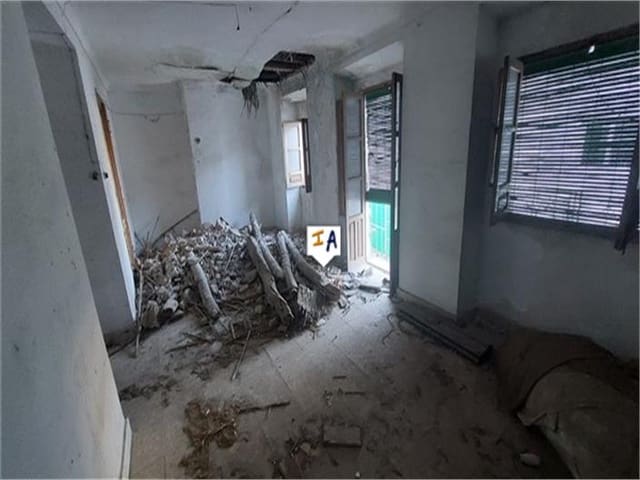 Hus til salgs i Castillo de Locubín - € 12 000 (Ref: 7720690)