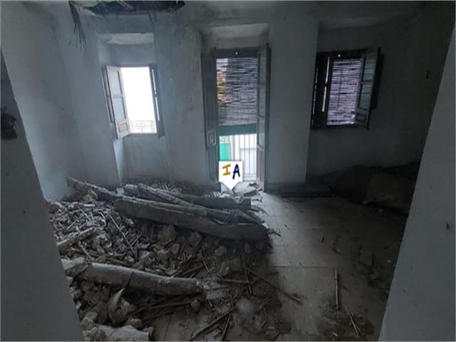 Hus til salgs i Castillo de Locubín - € 12 000 (Ref: 7720690)