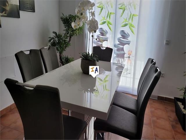 3 soveværelse Byhus til salg i Sierra de Yeguas med swimmingpool - € 215.000 (Ref: 7724660)