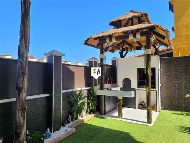 3 soveværelse Byhus til salg i Sierra de Yeguas med swimmingpool - € 215.000 (Ref: 7724660)