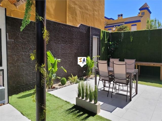 3 soveværelse Byhus til salg i Sierra de Yeguas med swimmingpool - € 215.000 (Ref: 7724660)