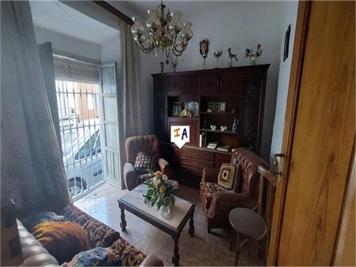 5 soveværelse Byhus til salg i Castillo de Locubin med garage - € 59.000 (Ref: 7734847)