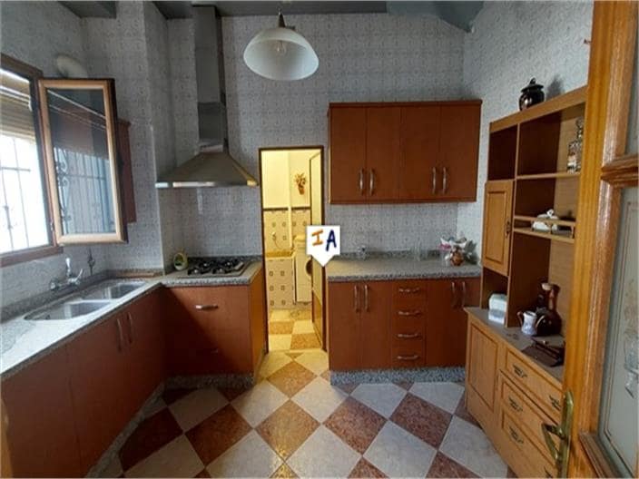 6 slaapkamer Huis te koop in Priego de Cordoba met garage - € 90.000 (Ref: 7739238)