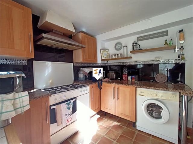 4 slaapkamer Huis te koop in Valdepeñas de Jaén - € 45.000 (Ref: 7825633)